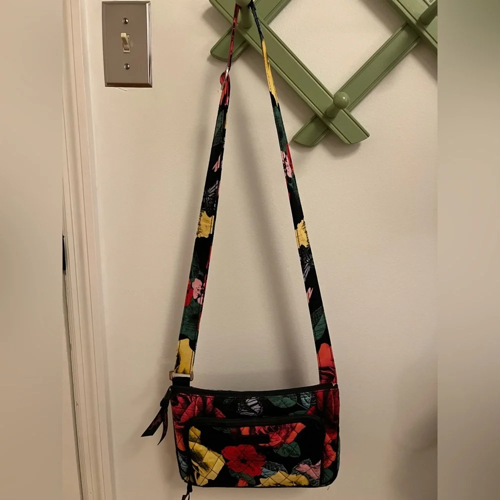 Very Bradley Cross body purse - Picture 2 of 6